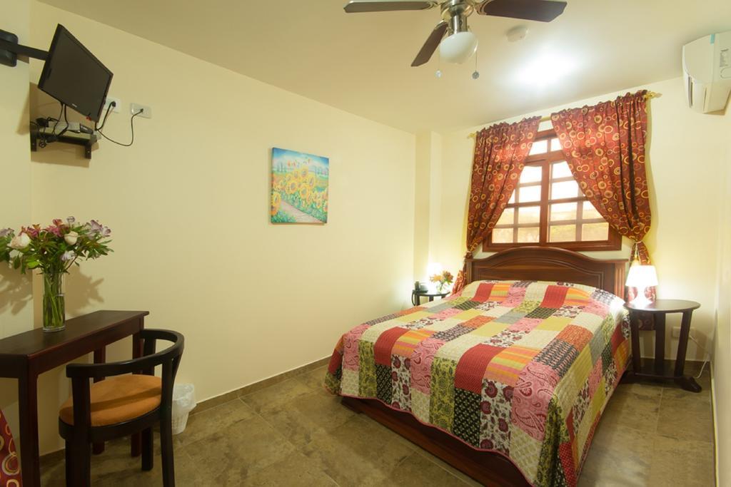 Puerta Sol Inn Manglaralto Room photo